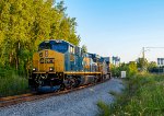 CSXT 7264 leads CN 326 at Gerard Cadieux blvd